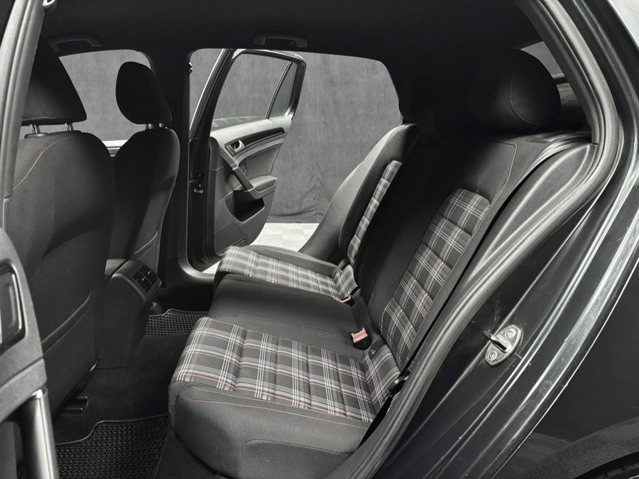 Used 2016 Volkswagen GTI SE image 29