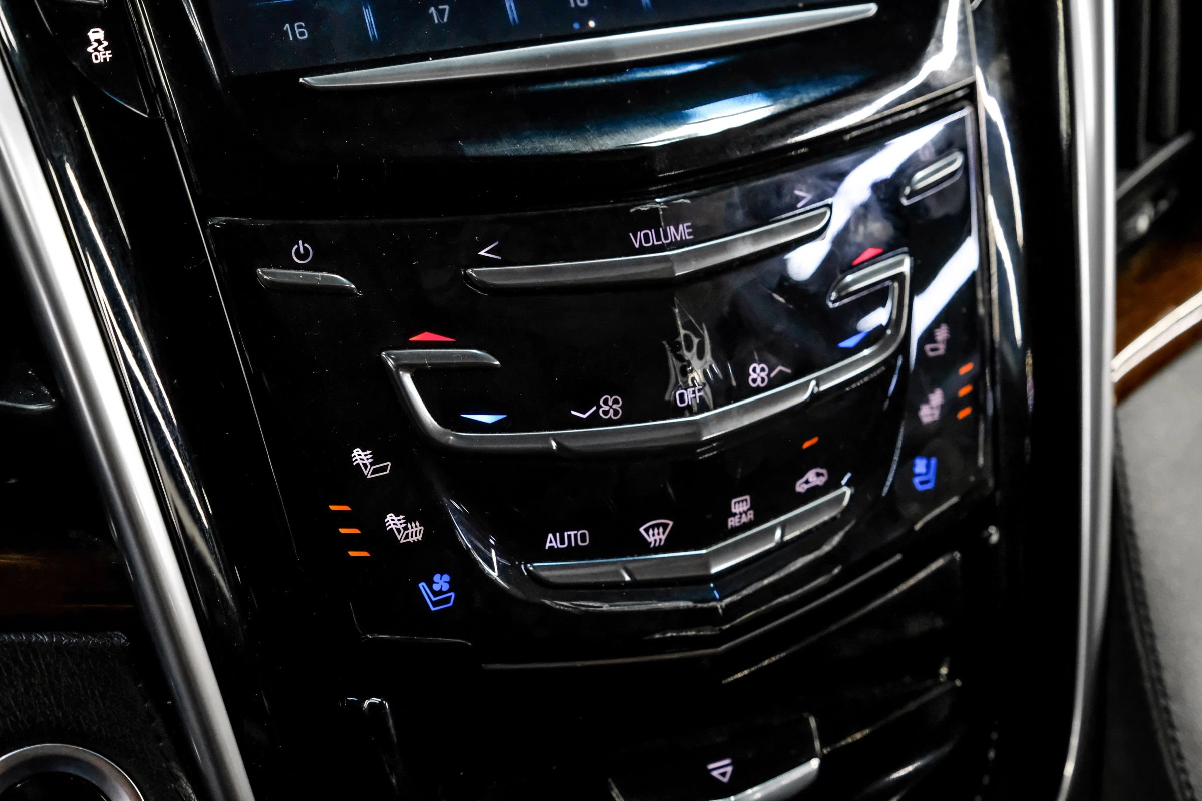 Used 2020 Cadillac Escalade ESV Luxury RWD image 29