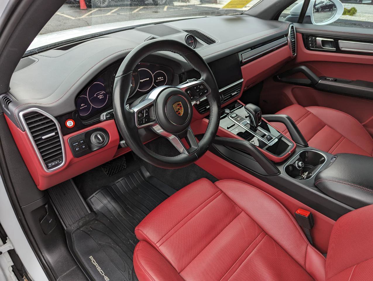 Used 2023 Porsche Cayenne Platinum Edition image 13