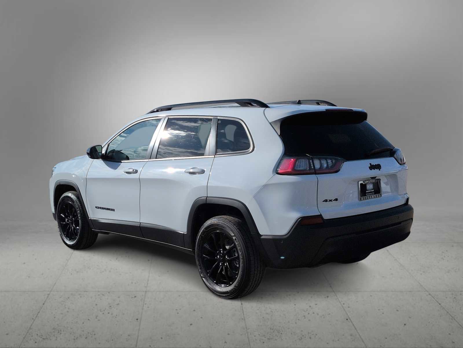 Used 2023 Jeep Cherokee Altitude Lux image 6