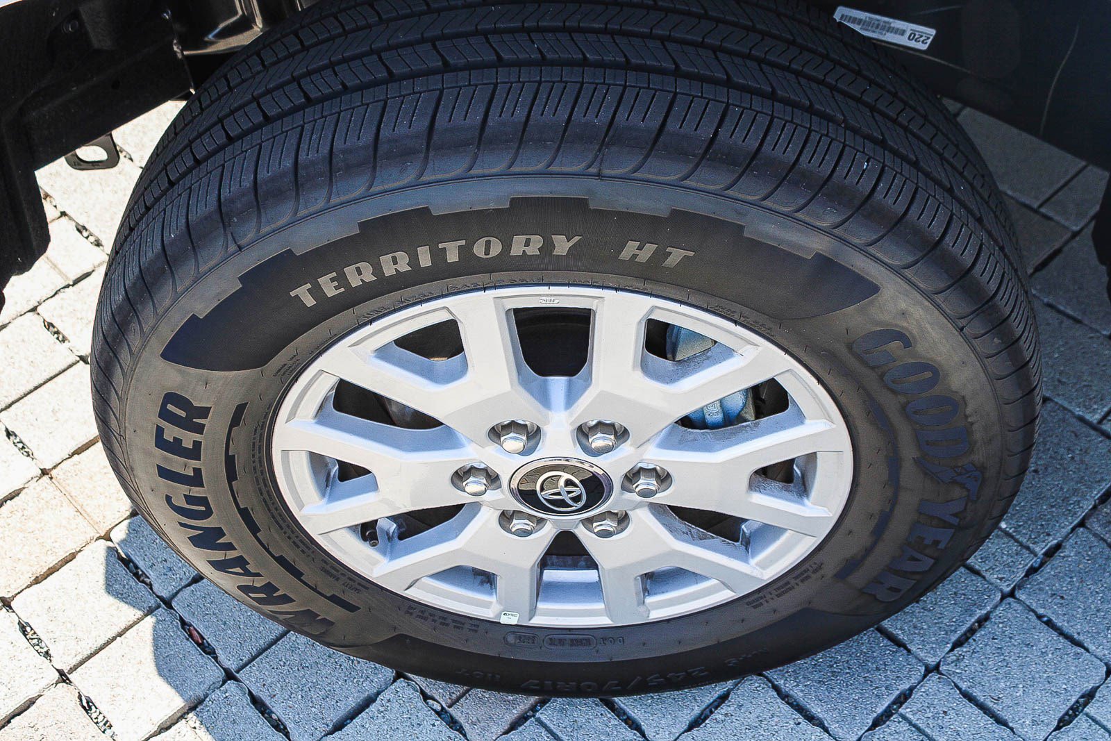 Used 2025 Toyota Tacoma SR5 AWD/4WD image 13