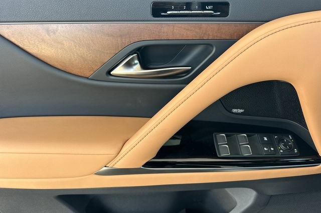 New 2026 Lexus LX 700h Luxury AWD/4WD image 9