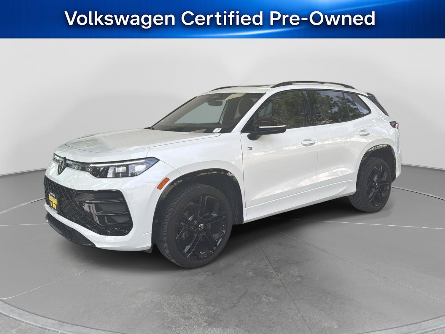 Certified 2025 Volkswagen Tiguan SE R-Line AWD/4WD image 1