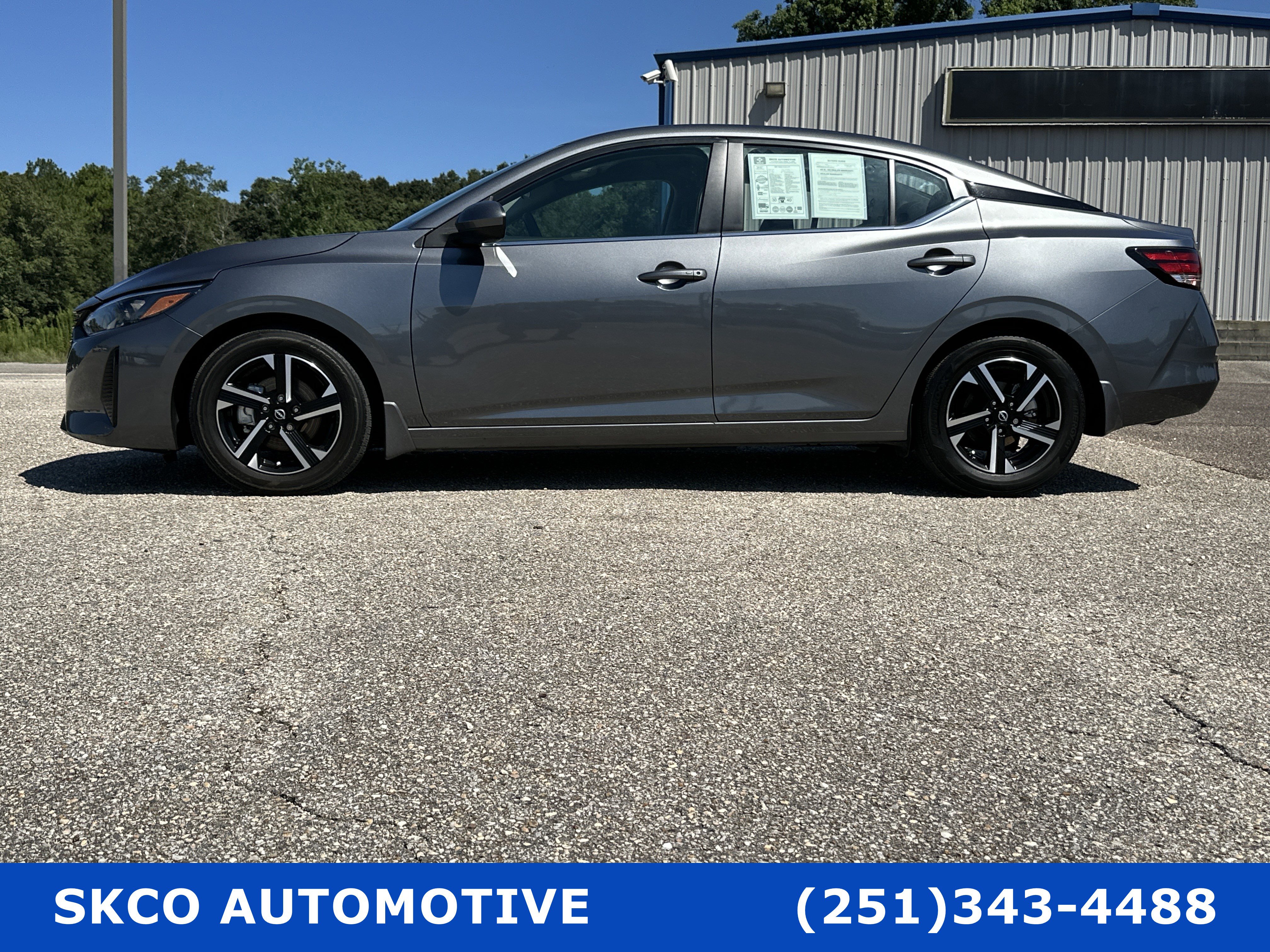 Used 2024 Nissan Sentra SV image 2