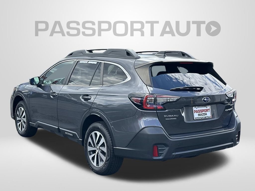 Used 2022 Subaru Outback Premium AWD/4WD image 2