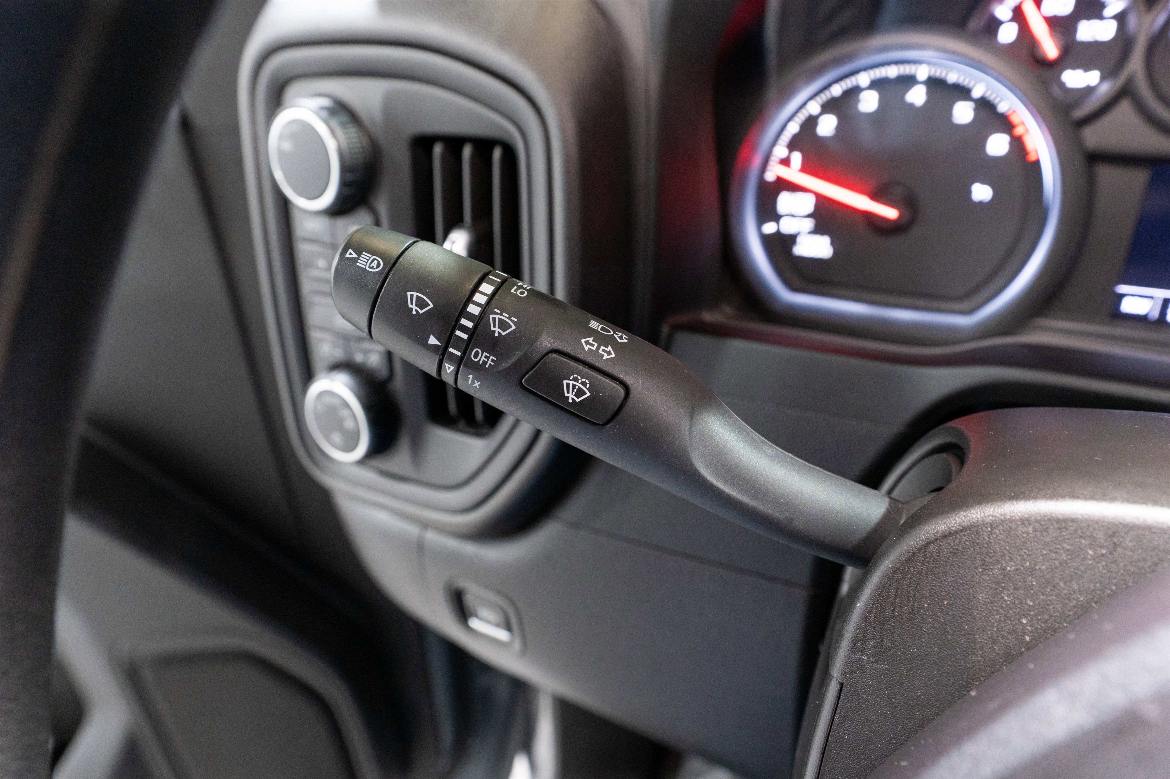 Used 2024 Chevrolet Silverado 1500 Custom image 27