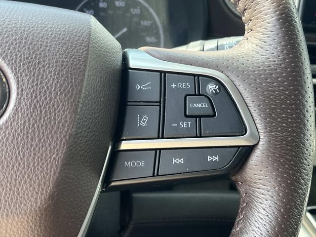 Used 2022 Toyota Sienna Platinum FWD image 29