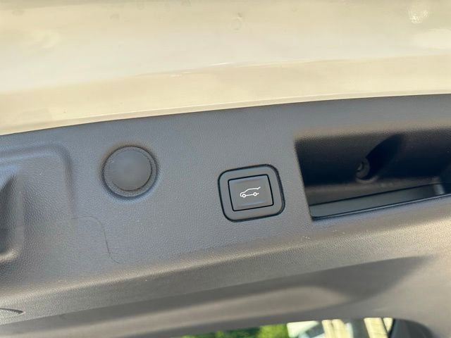 Used 2024 Chevrolet Equinox LT w/ LPO, Floor Liner Package FWD image 27