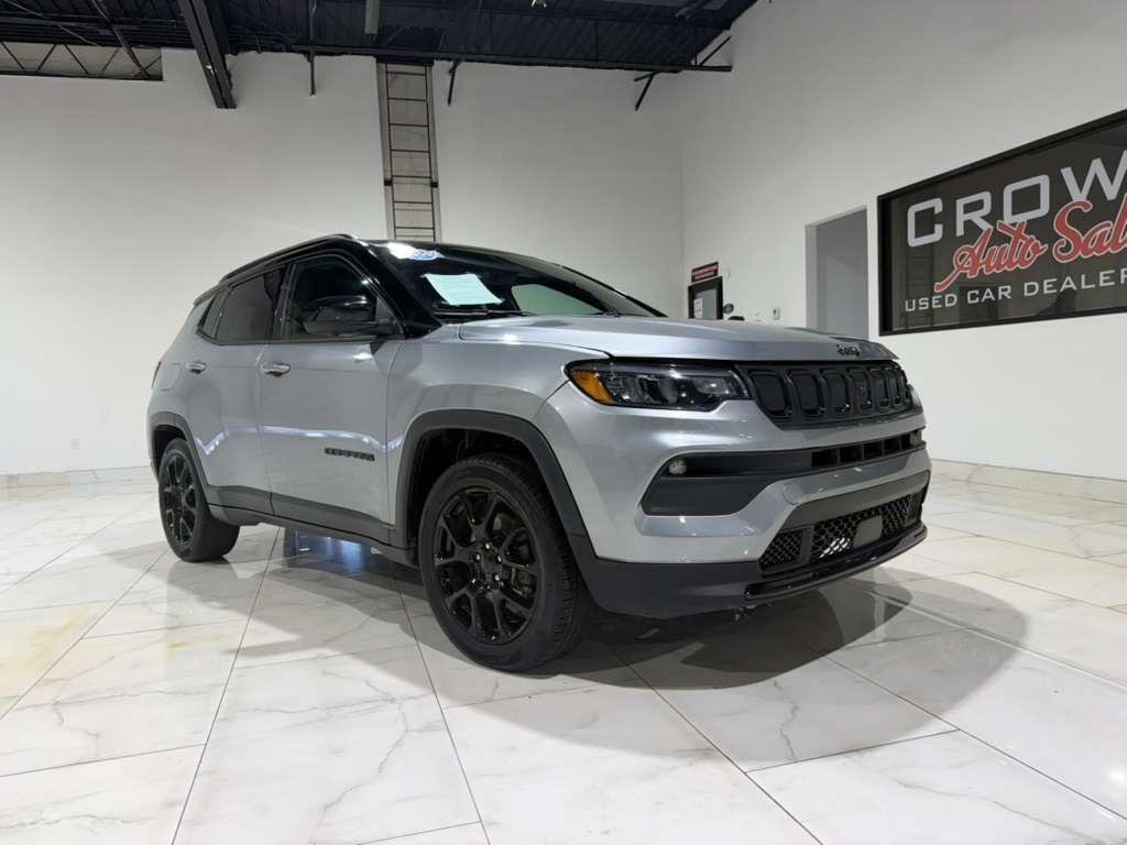 Used 2022 Jeep Compass Latitude w/ Sun and Sound Group FWD image 3