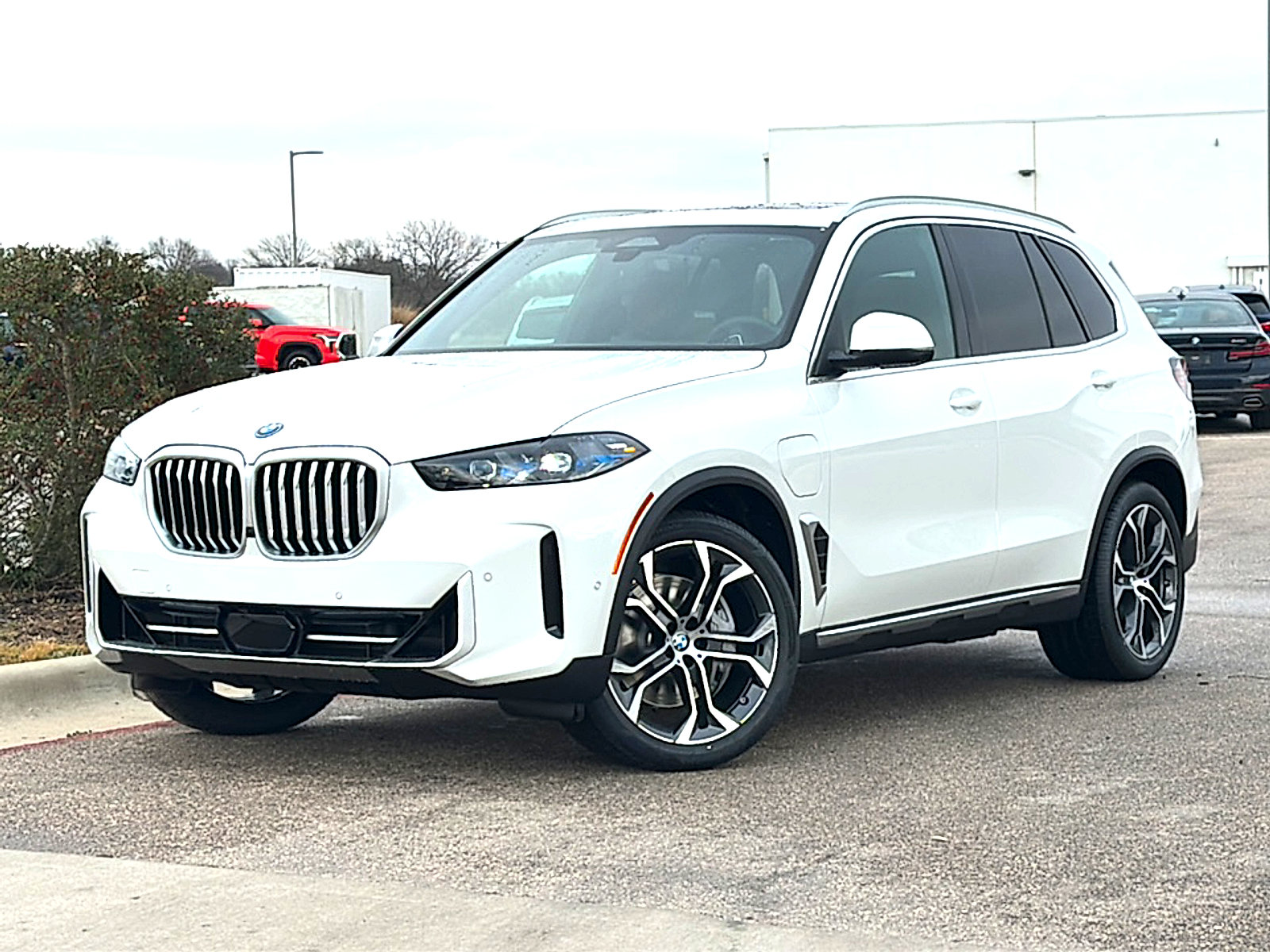 New 2026 BMW X5 xDrive50e AWD/4WD image 2