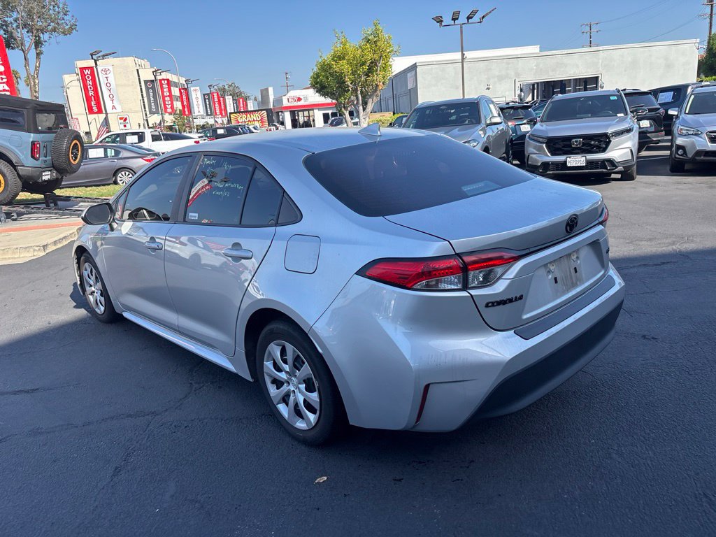 Used 2025 Toyota Corolla LE FWD image 6