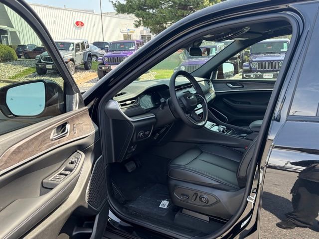 New 2026 Jeep Grand Cherokee Limited AWD/4WD image 15