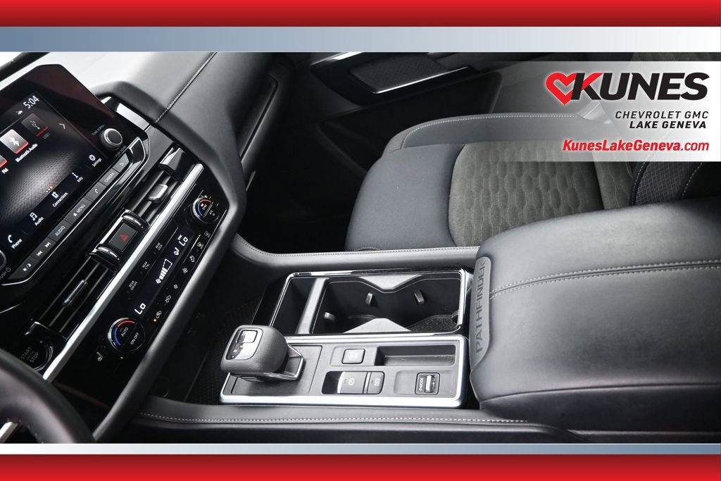 Used 2025 Nissan Pathfinder SV FWD image 17