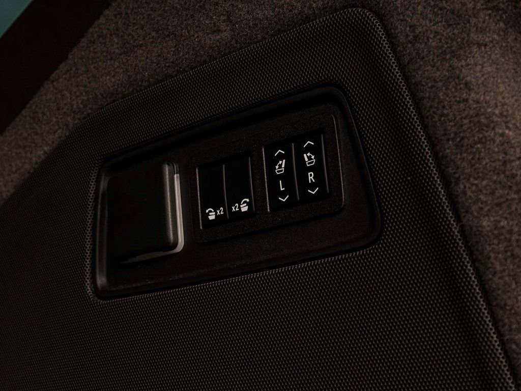 Used 2023 Cadillac Escalade ESV Sport w/ LPO, Floor Liner Package AWD/4WD image 40