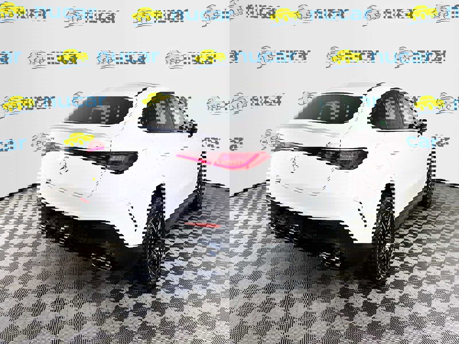 Used 2025 Mercedes-Benz GLC 300 4MATIC image 7