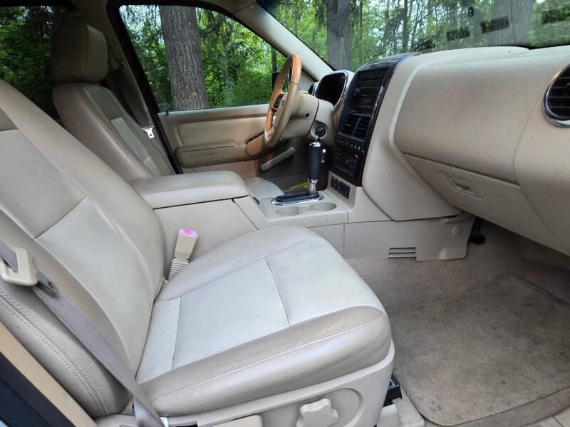Used 2006 Ford Explorer Limited AWD/4WD image 1