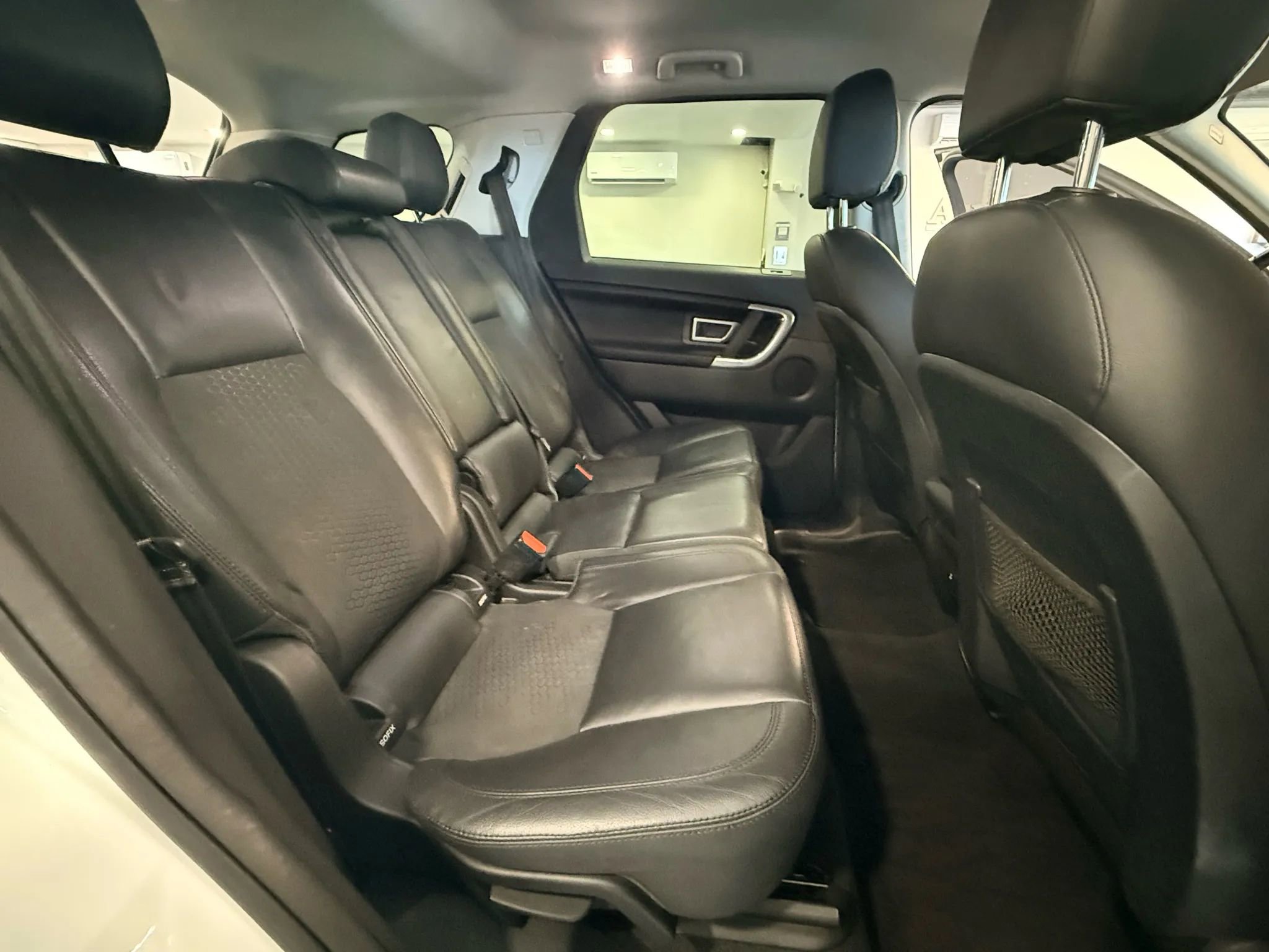 Used 2017 Land Rover Discovery Sport SE image 12