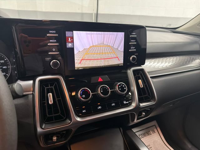 Certified 2023 Kia Sorento LX AWD/4WD image 21