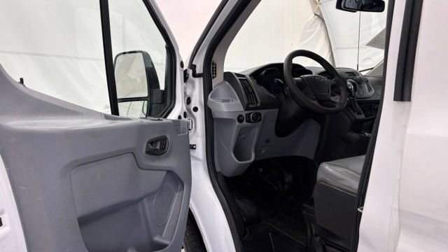 Used 2018 Ford Transit 250 148 Low Roof RWD image 21