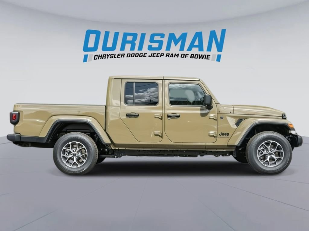 New 2025 Jeep Gladiator Sport AWD/4WD image 3