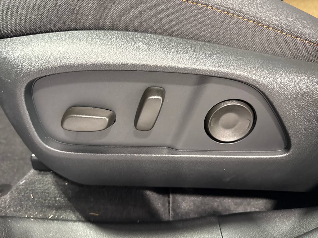 New 2027 Chevrolet Equinox ACTIV AWD/4WD image 28