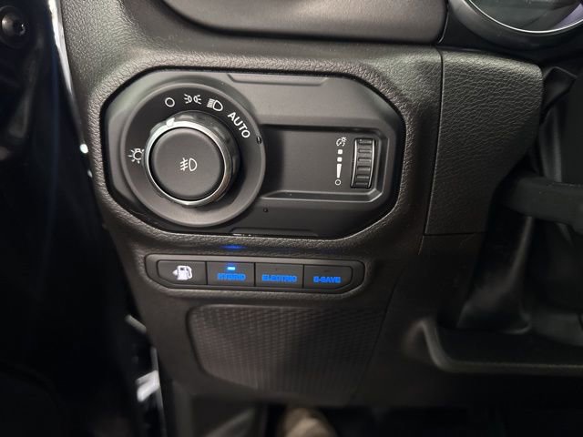 Used 2023 Jeep Wrangler Unlimited w/ Cold Weather Group image 38