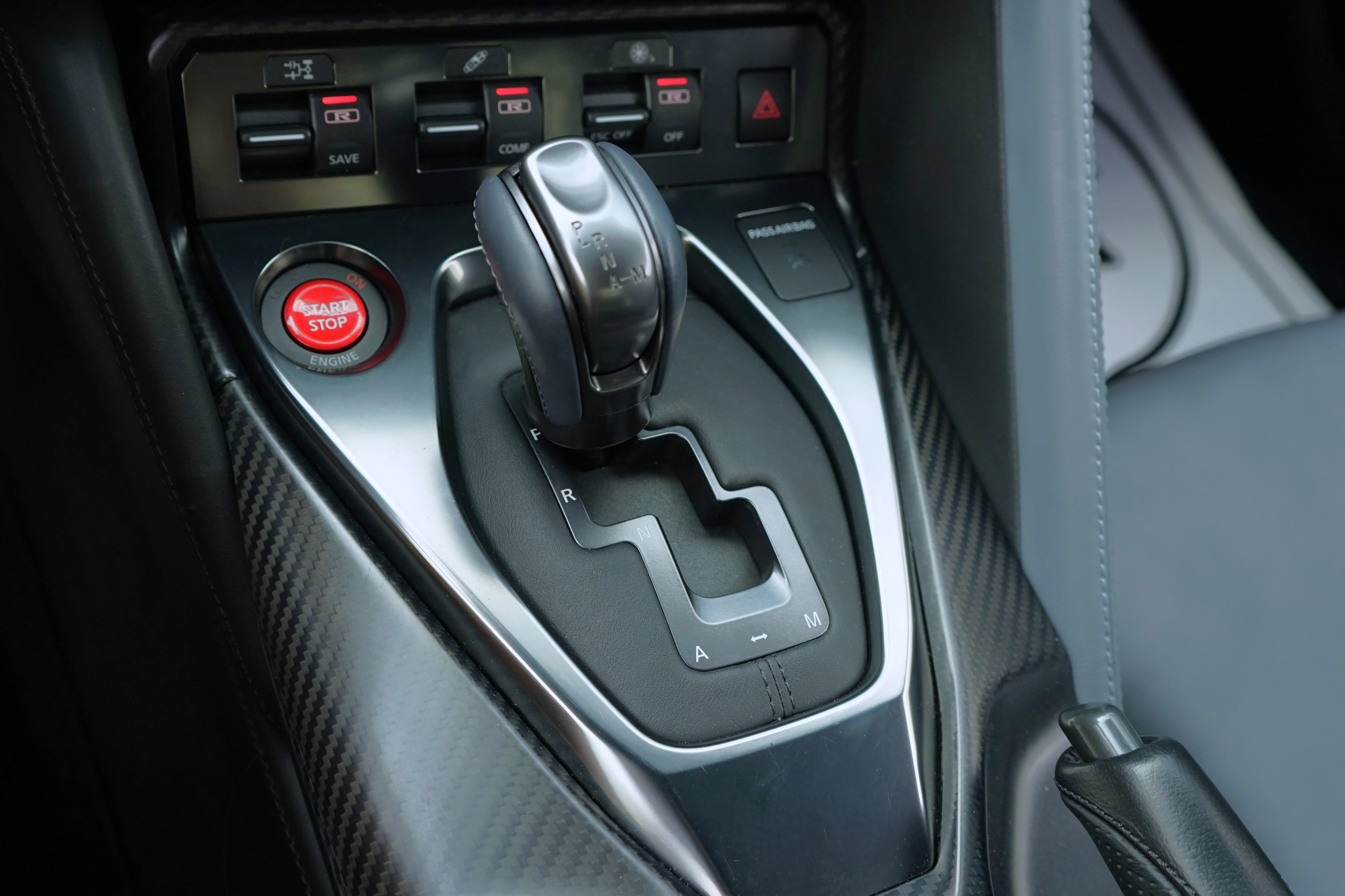 Used 2020 Nissan GT-R Premium AWD/4WD image 35