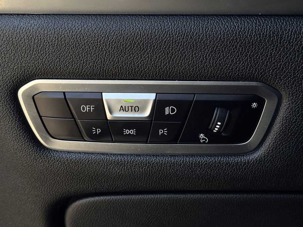 Used 2023 BMW X7 xDrive40i image 21