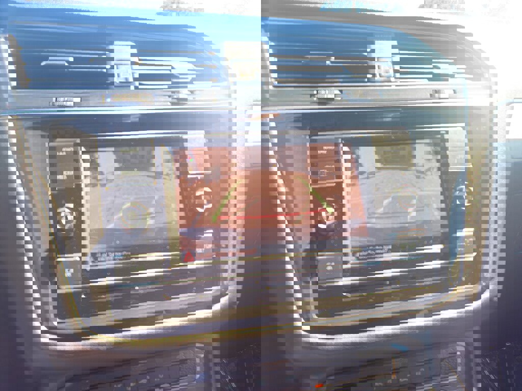 Used 2019 Volkswagen Tiguan S w/ Driver Assistance Package image 11