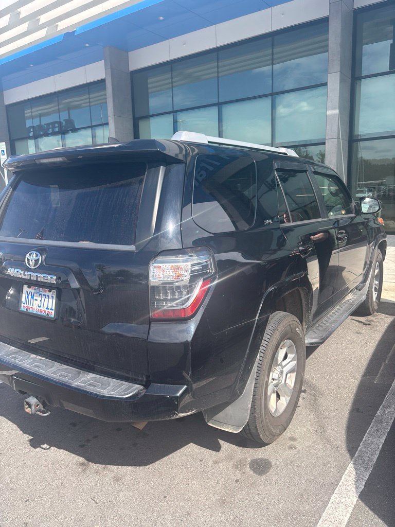 Used 2017 Toyota 4Runner SR5 AWD/4WD image 7