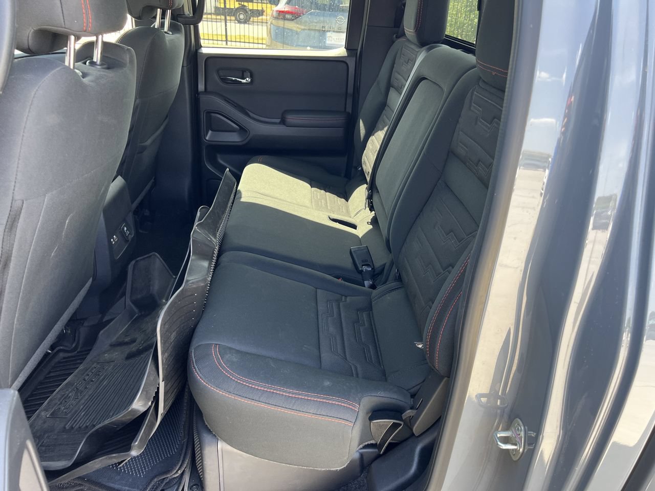 Used 2023 Nissan Frontier PRO-4X w/ Pro Convenience Package AWD/4WD image 12