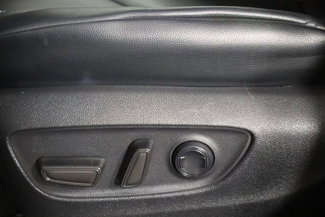 Used 2022 Toyota Highlander XLE FWD image 24