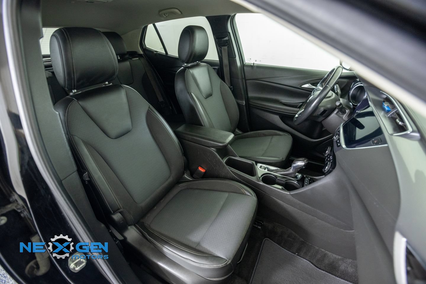 Used 2022 Buick Encore GX Preferred w/ Cold Weather Comfort Package AWD/4WD image 42