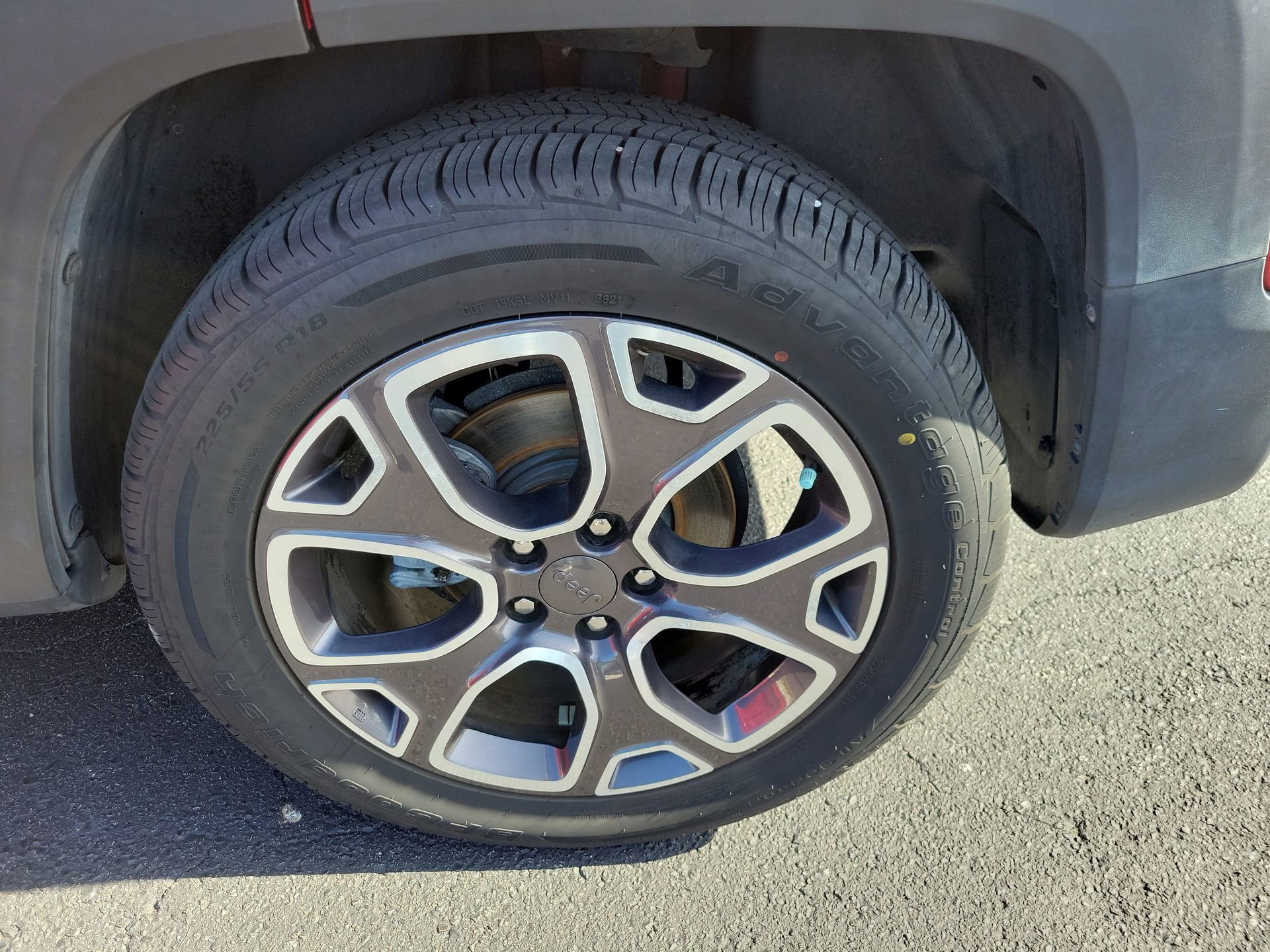 Used 2018 Jeep Renegade Limited w/ UConnect 8.4 Nav Group FWD image 35