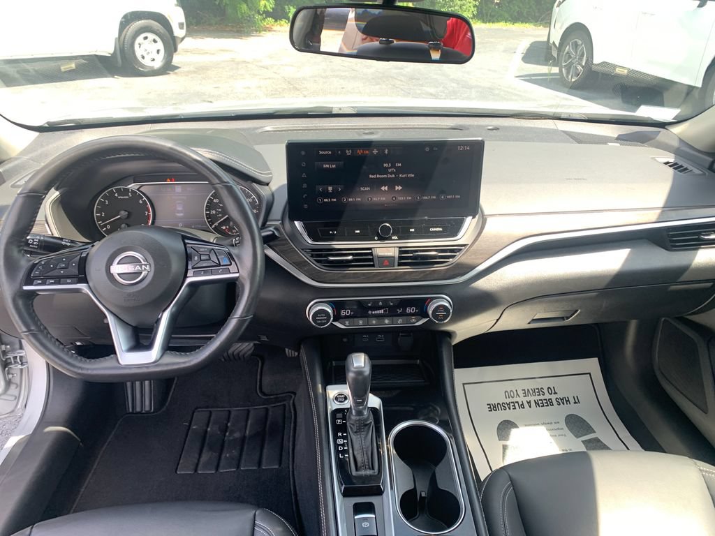 Used 2023 Nissan Altima 2.5 SL AWD/4WD image 12