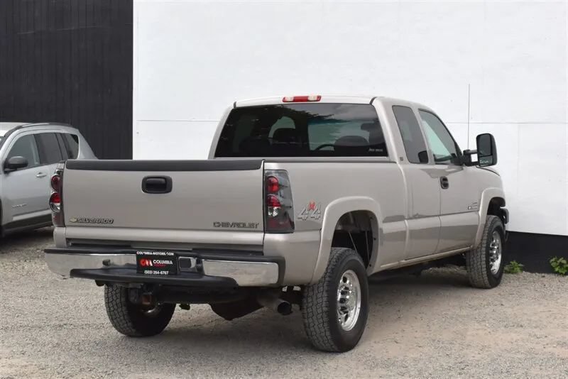 Used 2005 Chevrolet Silverado 2500 LT w/ Heavy-Duty Power Package AWD/4WD image 5