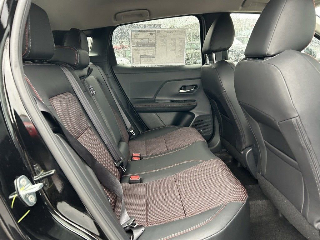 New 2025 Nissan Kicks SR w/ Illumination Package image 27