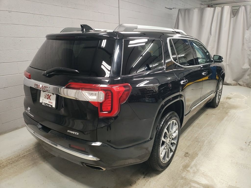 Used 2023 GMC Acadia Denali image 2