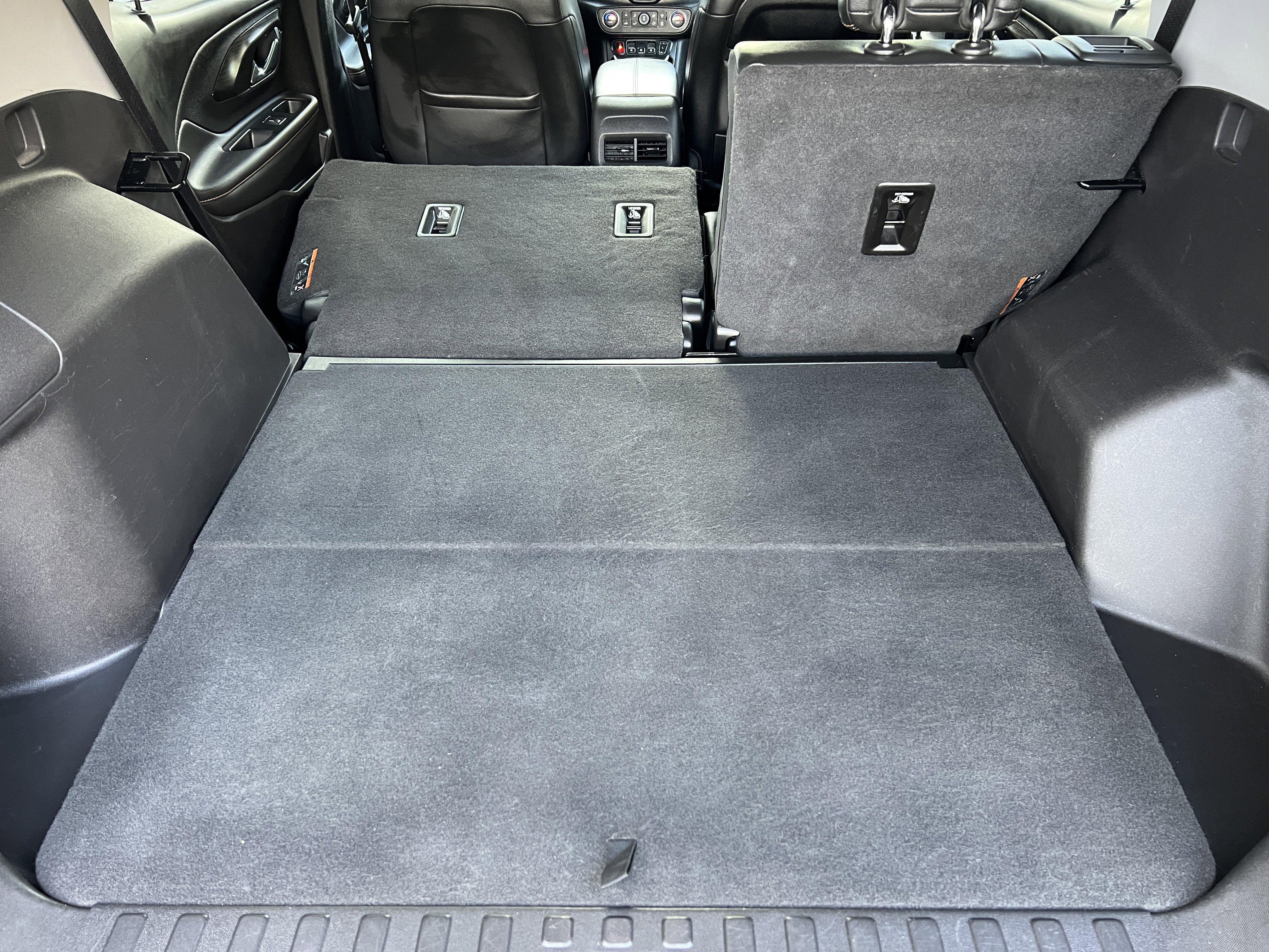 Used 2019 GMC Terrain SLT w/ Preferred Package image 17