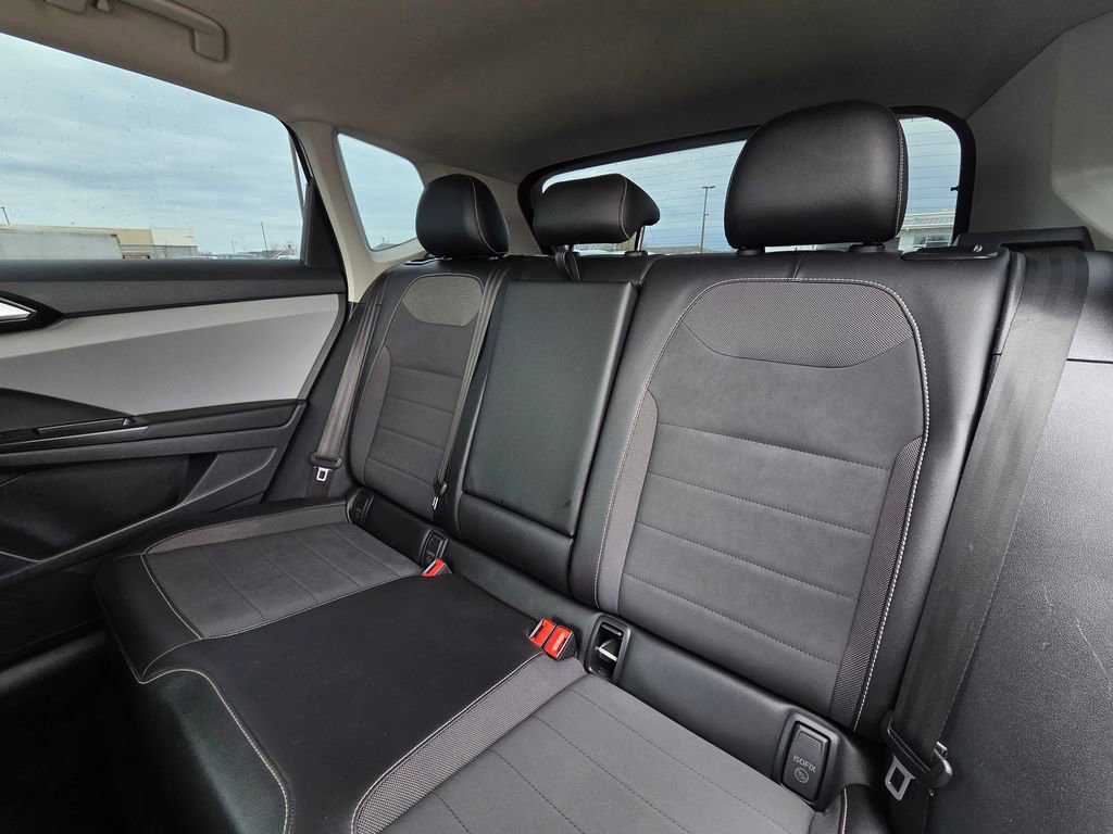 Used 2023 Volkswagen Taos SE image 23