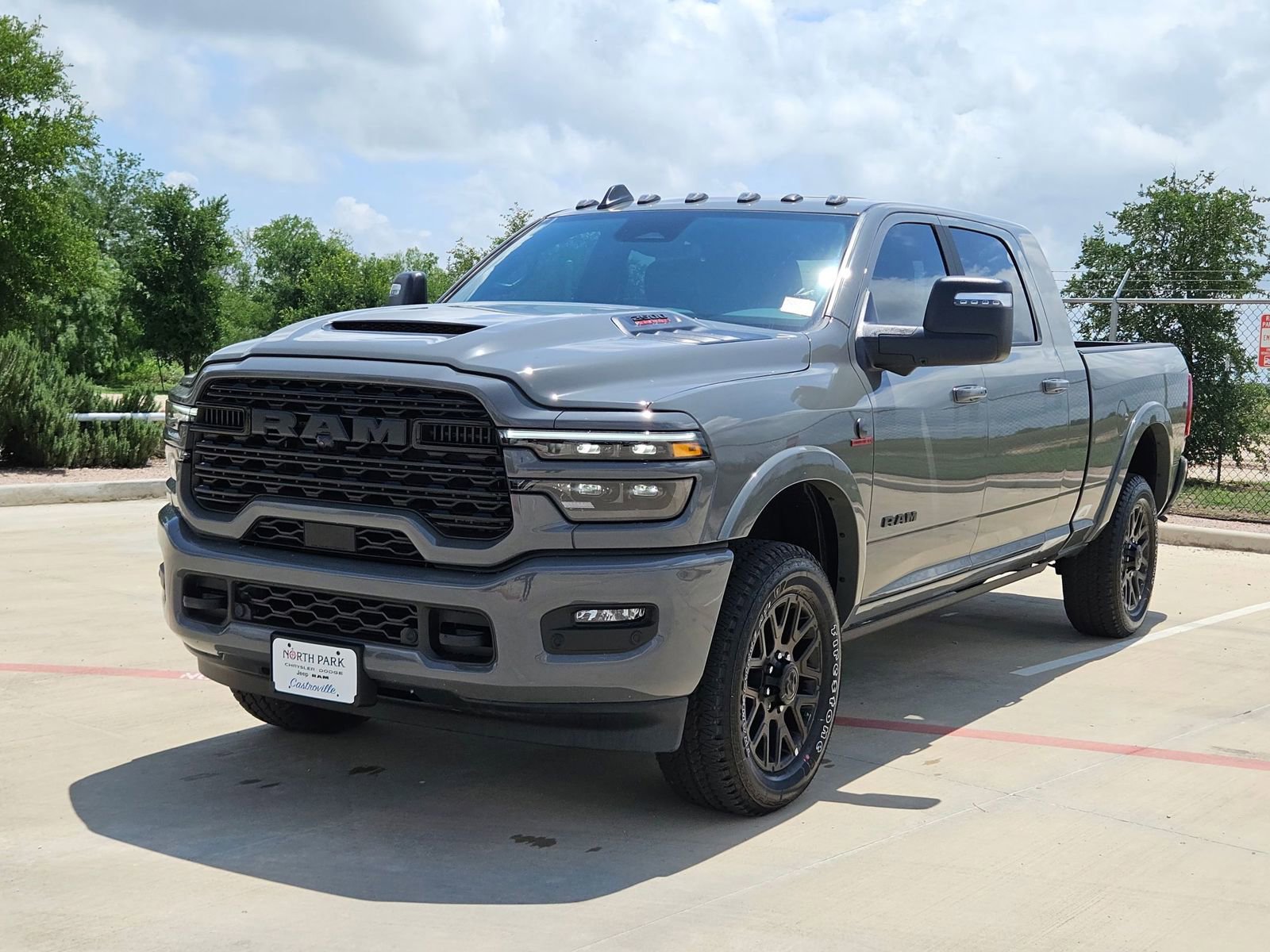 New 2026 RAM 2500 Limited AWD/4WD image 7