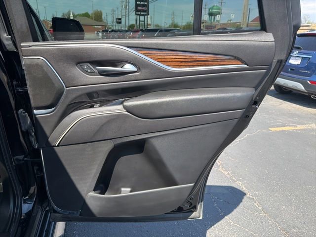 Used 2021 Cadillac Escalade Premium Luxury image 18