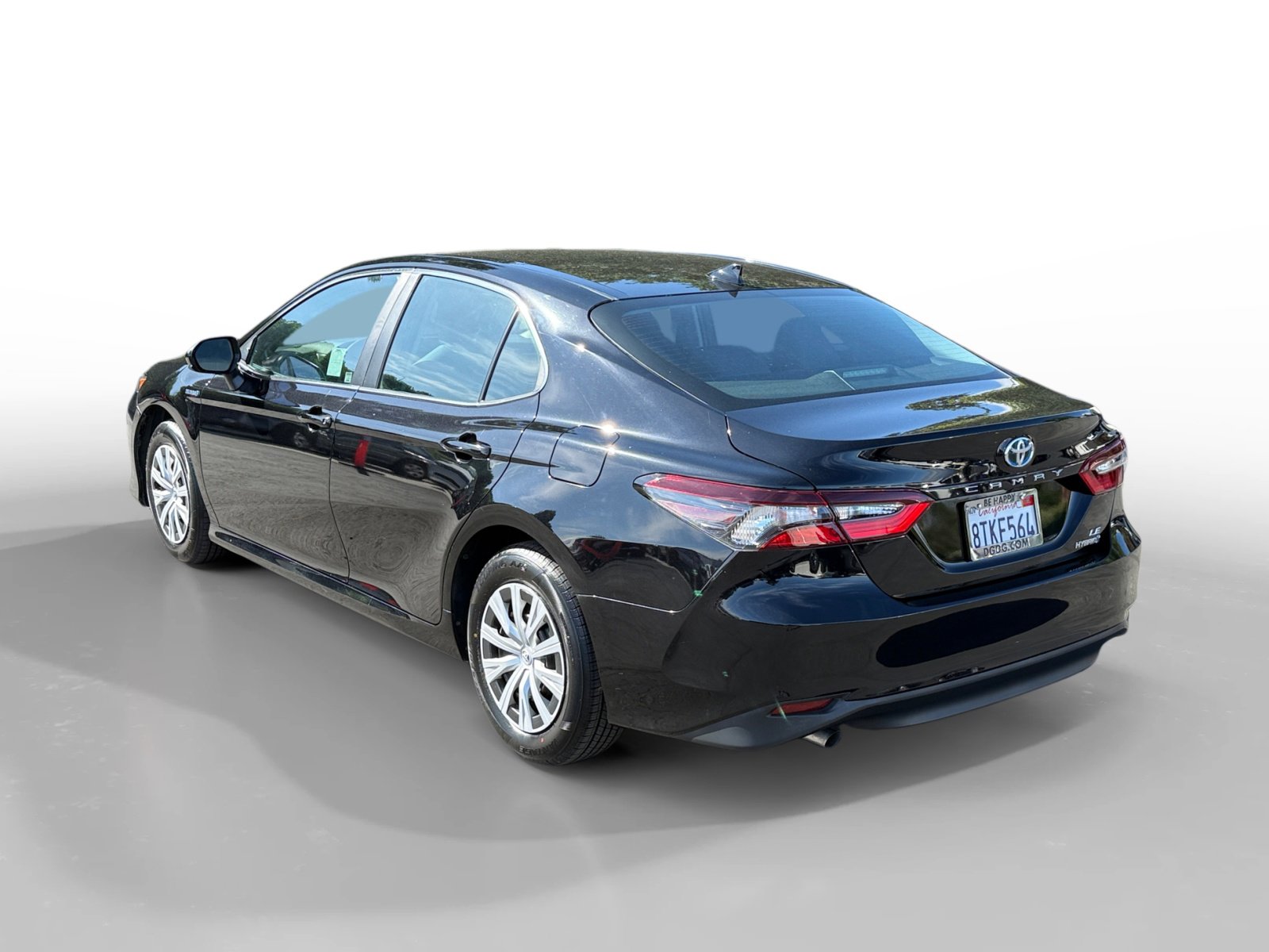 Used 2021 Toyota Camry LE FWD image 3