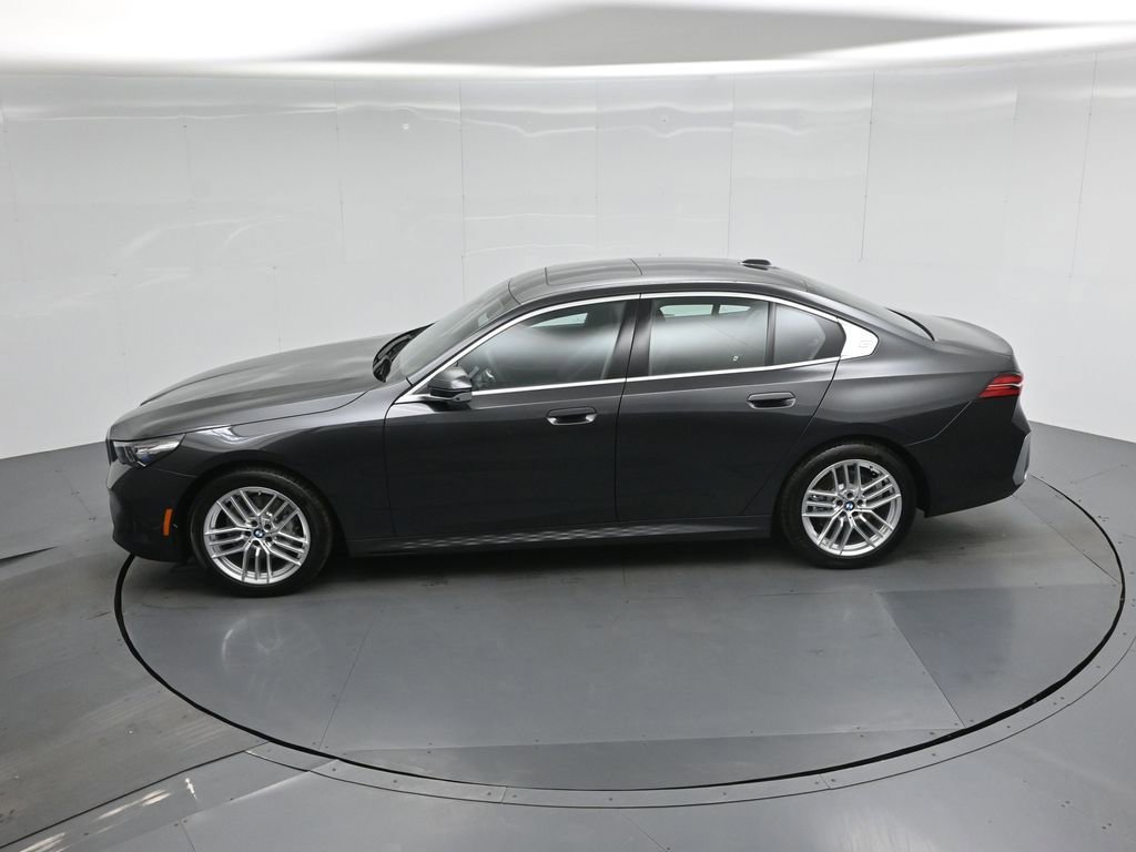 Used 2025 BMW 530i image 41
