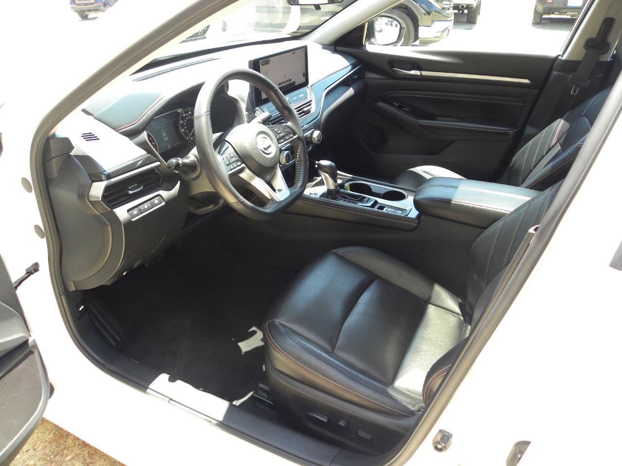 Used 2023 Nissan Altima 2.5 SR w/ SR Premium Package AWD/4WD image 13