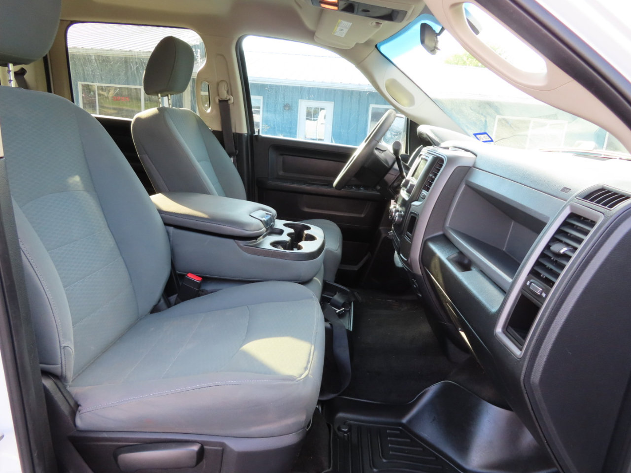 Used 2018 RAM 2500 Tradesman w/ Chrome Appearance Group image 26