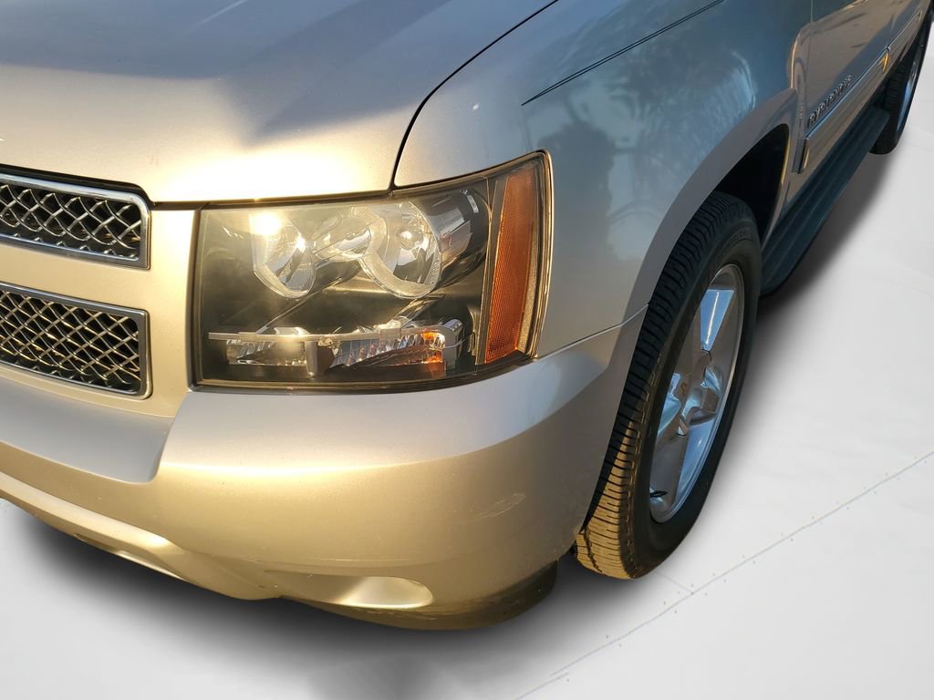 Used 2013 Chevrolet Avalanche LT w/ All-Star Edition image 17