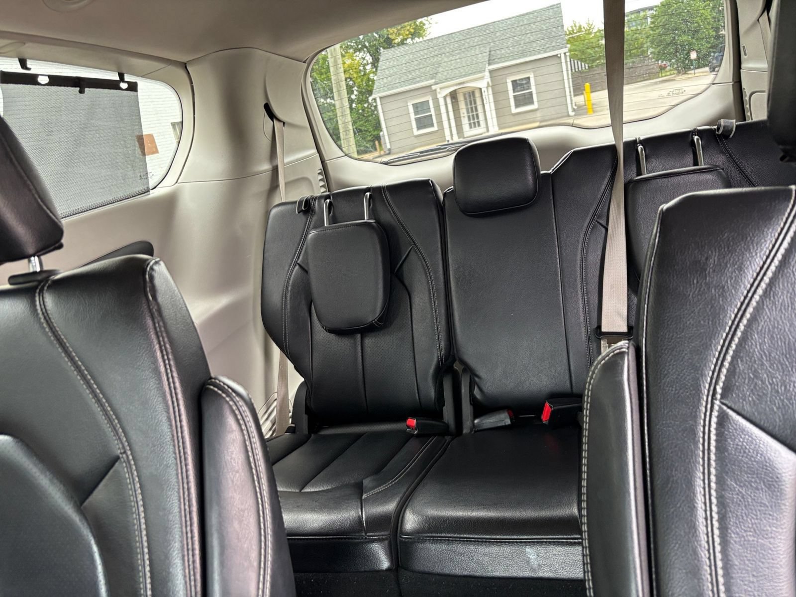 Used 2022 Chrysler Pacifica Touring-L FWD image 31