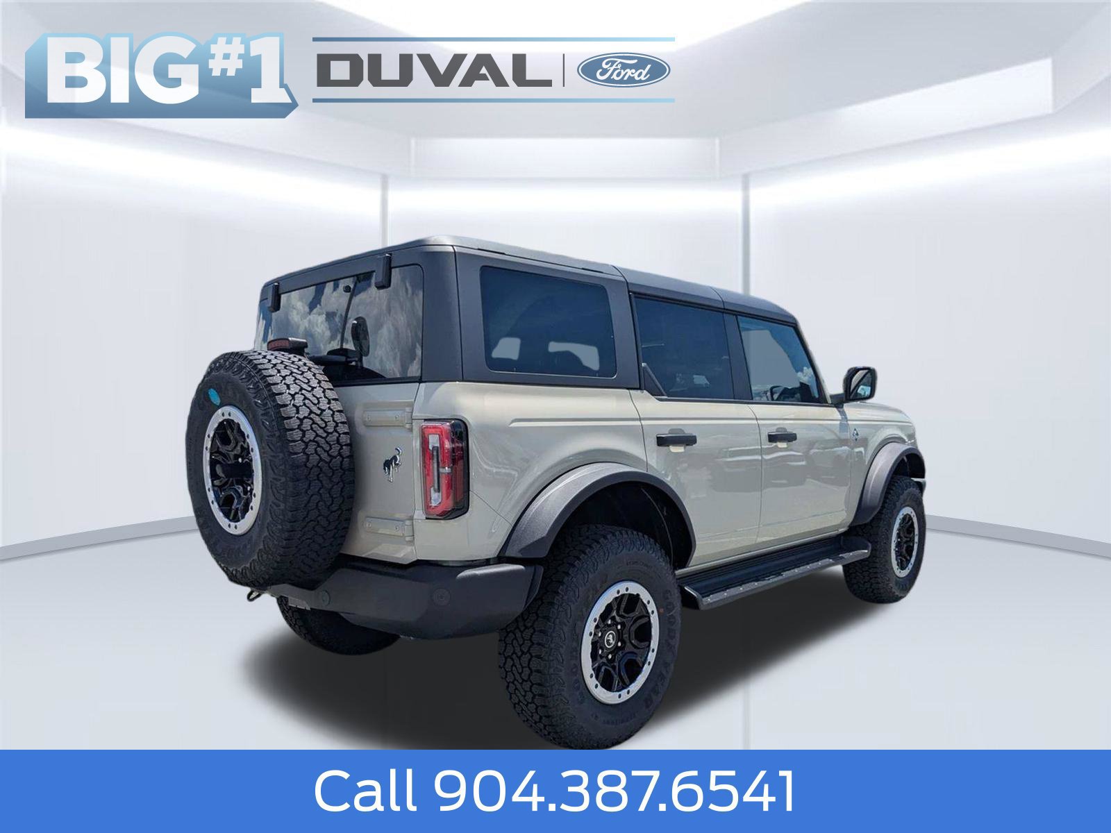 New 2026 Ford Bronco Outer Banks w/ Sasquatch Package AWD/4WD image 3