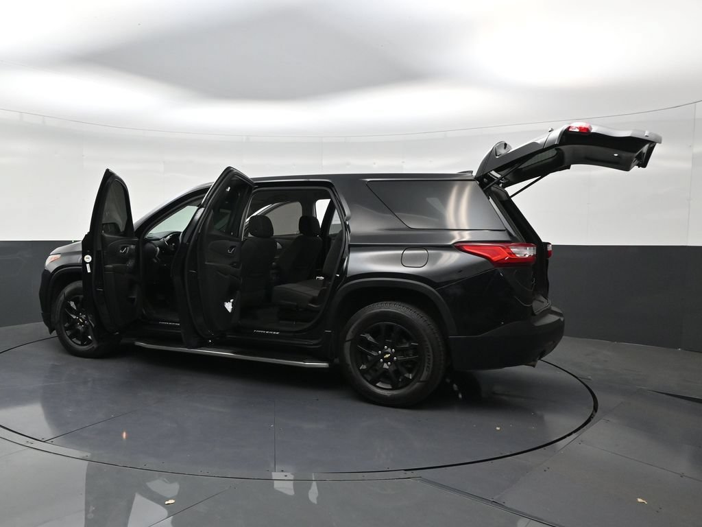 Used 2020 Chevrolet Traverse LS FWD image 32